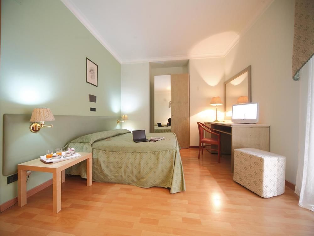 Hotel La Pace Napoli Rom bilde